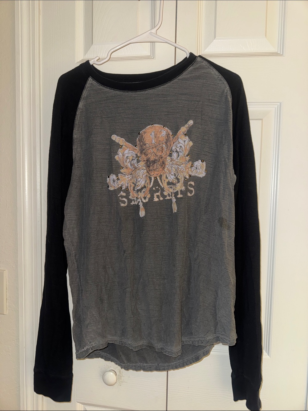 CALVIN KLEIN Long Sleeve Graphic Raglan Shirt - Gray & Black